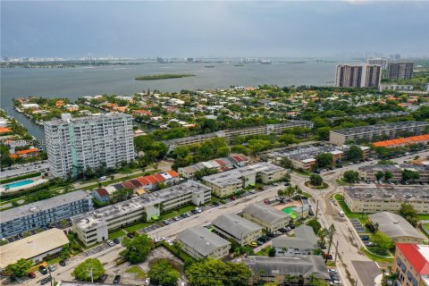 Condominio en alquiler en North Miami, Florida, 2 dormitorios, 113.71 m2 № 1991869 - foto 16