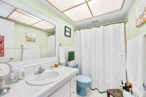 Condominio en alquiler en North Miami, Florida, 2 dormitorios, 113.71 m2 № 1991869 - foto 3