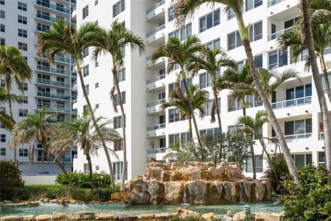 Купить кондоминиум в Майами-Бич, Флорида 2 спальни, 101.91м2, № 2008271 - фото 27