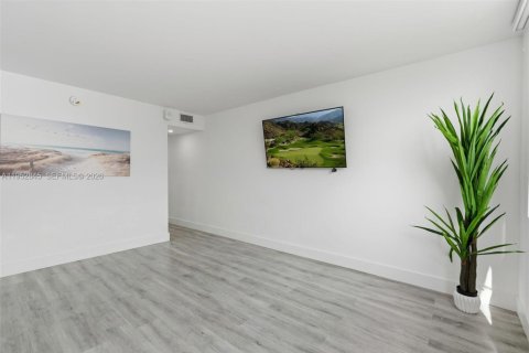 Купить кондоминиум в Майами-Бич, Флорида 2 спальни, 101.91м2, № 2008271 - фото 21