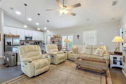 House in Winter Haven, Florida 3 bedrooms, 141.4 sq.m. № 1757483 - photo 7