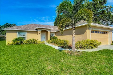 House in Winter Haven, Florida 3 bedrooms, 141.4 sq.m. № 1757483 - photo 3