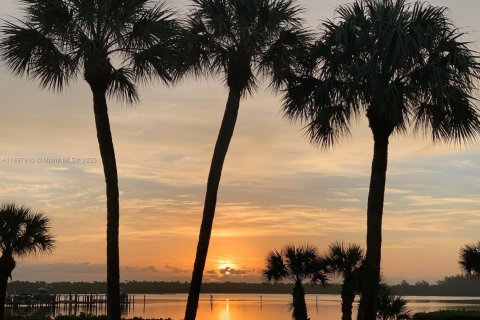 Купить кондоминиум в Стьюарт, Флорида 2 спальни, 105.44м2, № 1949317 - фото 1