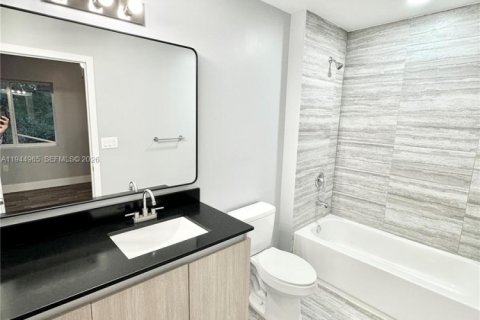 Touwnhouse à louer à Fort Lauderdale, Floride: 3 chambres, 171.87 m2 № 2001209 - photo 14