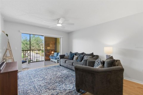 Condo in Saint Petersburg, Florida, 2 bedrooms № 2112158 - photo 15