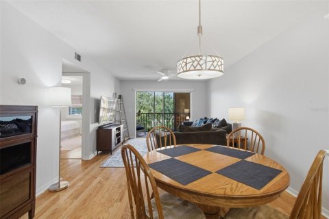 Condo in Saint Petersburg, Florida, 2 bedrooms № 2112158 - photo 13