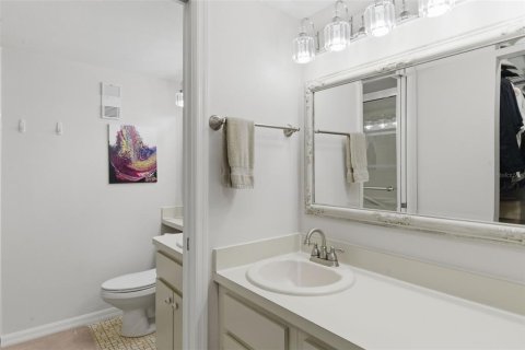 Condo in Saint Petersburg, Florida, 2 bedrooms № 2112158 - photo 27