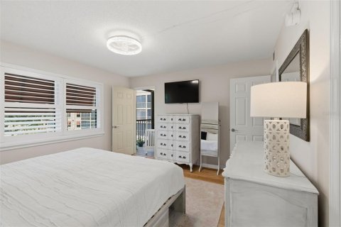 Condo in Saint Petersburg, Florida, 2 bedrooms № 2112158 - photo 28