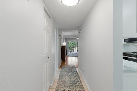 Condo in Saint Petersburg, Florida, 2 bedrooms № 2112158 - photo 5