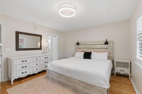 Condo in Saint Petersburg, Florida, 2 bedrooms № 2112158 - photo 22