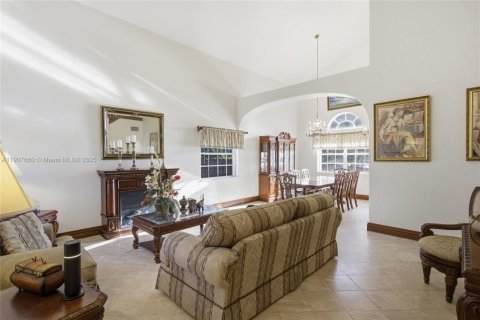 Casa en venta en Cutler Bay, Florida, 4 dormitorios, 187.66 m2 № 1973999 - foto 12