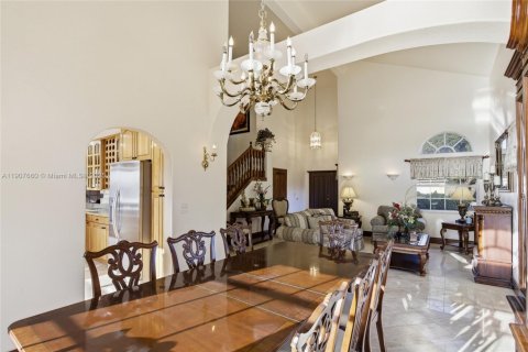 Casa en venta en Cutler Bay, Florida, 4 dormitorios, 187.66 m2 № 1973999 - foto 14