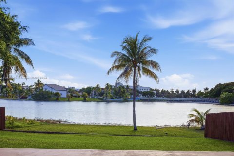 Casa en venta en Cutler Bay, Florida, 4 dormitorios, 187.66 m2 № 1973999 - foto 8