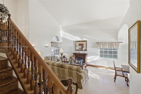 Casa en venta en Cutler Bay, Florida, 4 dormitorios, 187.66 m2 № 1973999 - foto 17