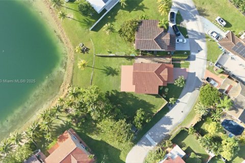 Casa en venta en Cutler Bay, Florida, 4 dormitorios, 187.66 m2 № 1973999 - foto 5