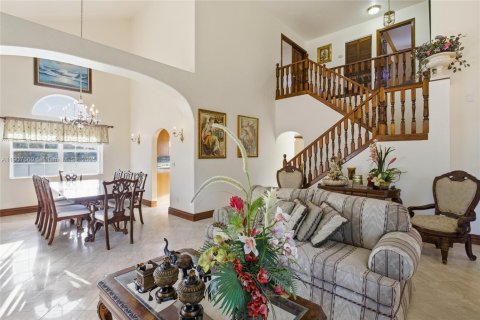 Casa en venta en Cutler Bay, Florida, 4 dormitorios, 187.66 m2 № 1973999 - foto 11