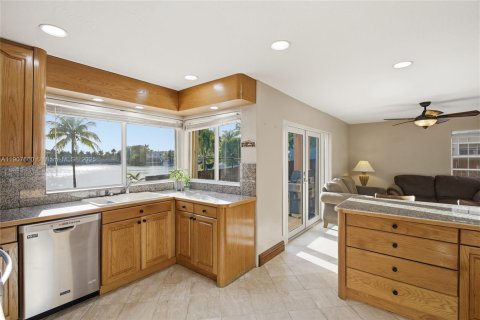 Casa en venta en Cutler Bay, Florida, 4 dormitorios, 187.66 m2 № 1973999 - foto 18