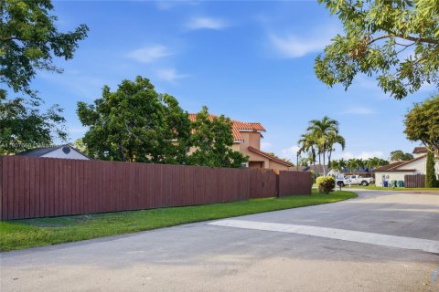 Casa en venta en Cutler Bay, Florida, 4 dormitorios, 187.66 m2 № 1973999 - foto 7