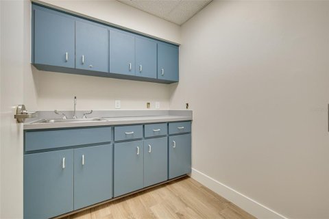 Immobilier commercial à vendre à Clearwater, Floride: 2051.84 m2 № 2108689 - photo 13