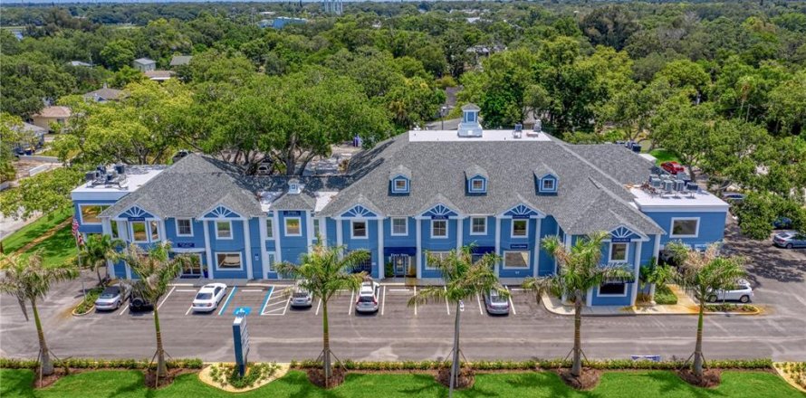 Immobilier commercial à Clearwater, Floride 2051.84 m2 № 2108689