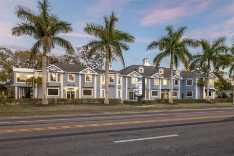 Immobilier commercial à vendre à Clearwater, Floride: 2051.84 m2 № 2108689 - photo 2