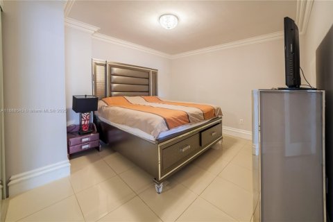 Copropriété à louer à Sunny Isles Beach, Floride: 3 chambres, 169.08 m2 № 1942056 - photo 12