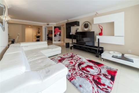Copropriété à louer à Sunny Isles Beach, Floride: 3 chambres, 169.08 m2 № 1942056 - photo 15
