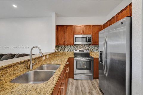 House in Miramar, Florida 3 bedrooms, 153.85 sq.m. № 1813850 - photo 24