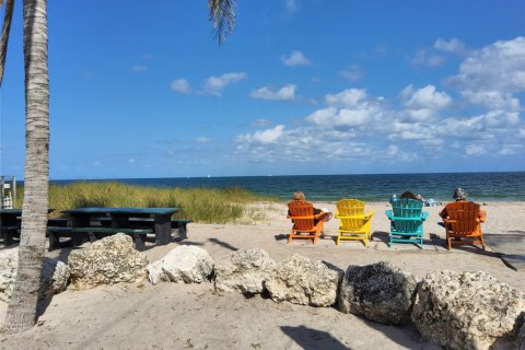 Condo in Fort Lauderdale, Florida, 1 bedroom  № 1100844 - photo 1
