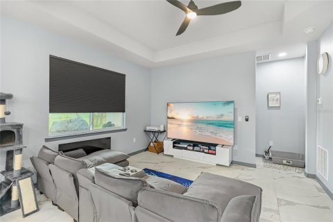 Casa en venta en Port Charlotte, Florida, 3 dormitorios, 141.03 m2 № 1915448 - foto 7