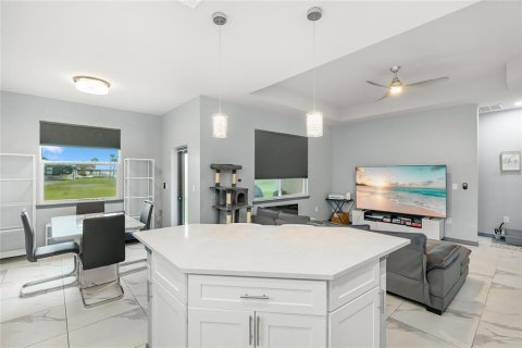 Casa en venta en Port Charlotte, Florida, 3 dormitorios, 141.03 m2 № 1915448 - foto 14