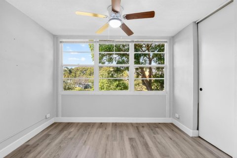 Condo in Boynton Beach, Florida, 2 bedrooms № 2177336 - photo 8