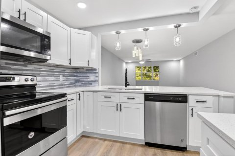 Condo in Boynton Beach, Florida, 2 bedrooms № 2177336 - photo 13
