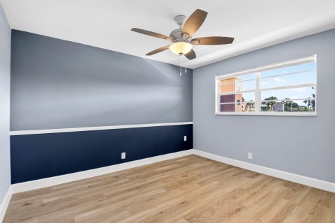 Condo in Boynton Beach, Florida, 2 bedrooms № 2177336 - photo 17
