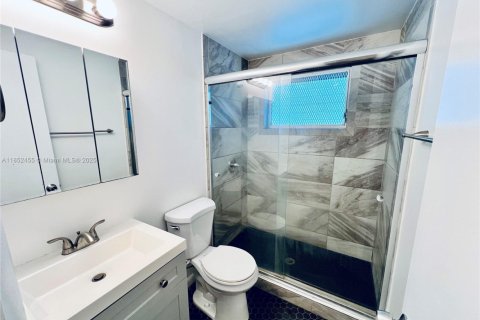 Condo in Miami Beach, Florida  № 1877532 - photo 9