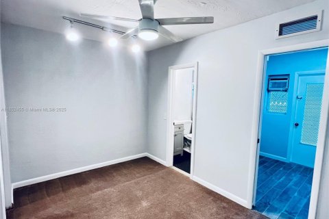Condo in Miami Beach, Florida  № 1877532 - photo 5