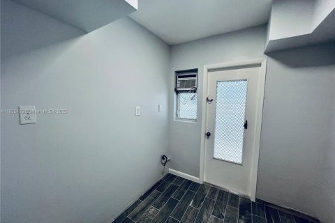 Condo in Miami Beach, Florida  № 1877532 - photo 11