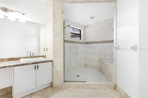 Купить кондоминиум в Сарасота, Флорида 10 комнат, 183.48м2, № 2100933 - фото 25