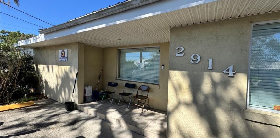 Commercial property in Sebring, Florida № 2098839