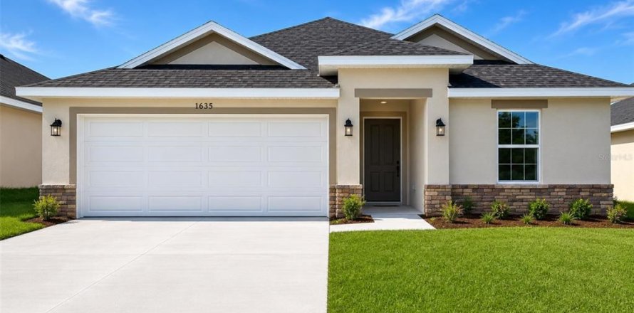 House in Leesburg, Florida 3 bedrooms, 140.47 sq.m. № 2129687