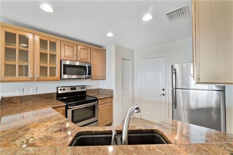Adosado en alquiler en Tamarac, Florida, 2 dormitorios № 1891557 - foto 22