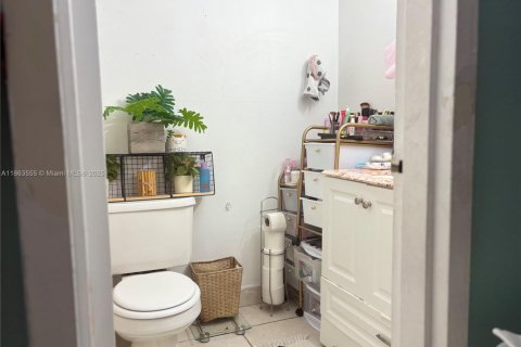 Condo in North Miami Beach, Florida, 2 bedrooms  № 1891820 - photo 19