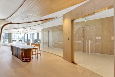 Condo in Miami, Florida, 1 bedroom  № 2249882 - photo 29