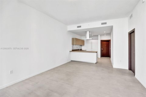 Condo in Miami, Florida, 1 bedroom  № 2249882 - photo 15