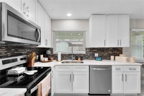 House in Ormond Beach, Florida 3 bedrooms, 125.79 sq.m. № 1781277 - photo 11