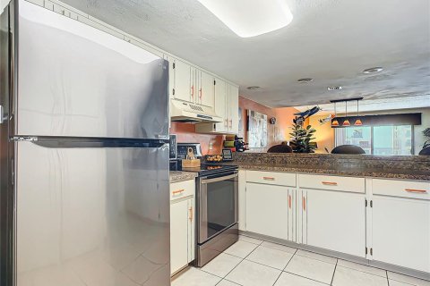 Купить кондоминиум в Дейтона-Бич, Флорида 5 комнат, 108.23м2, № 1558497 - фото 6