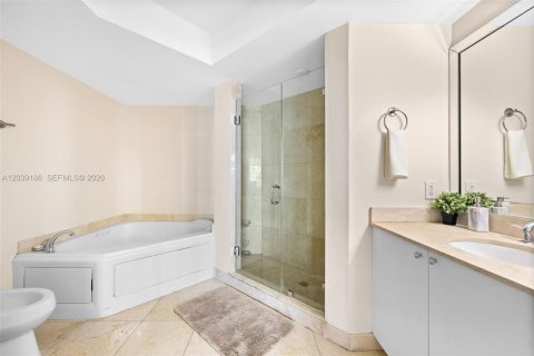 Copropriété à louer à Sunny Isles Beach, Floride: 3 chambres, 134.62 m2 № 2089560 - photo 27