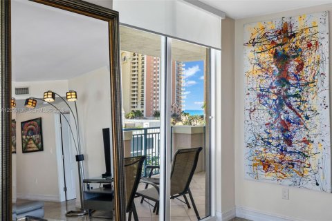 Copropriété à louer à Sunny Isles Beach, Floride: 3 chambres, 134.62 m2 № 2089560 - photo 7