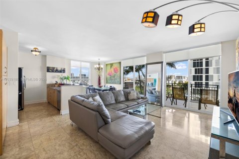 Copropriété à louer à Sunny Isles Beach, Floride: 3 chambres, 134.62 m2 № 2089560 - photo 2