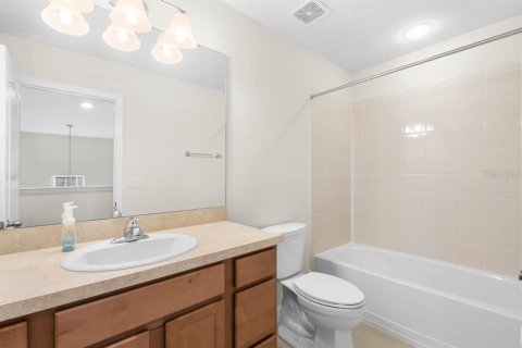 Townhouse in Brandon, Florida 3 bedrooms, 172.8 sq.m. № 2415387 - photo 17
